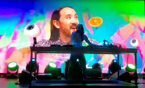 steve aoki djing live at emo's austin in austin, texas.