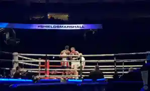 claressa shields boxing at the o2 arena in london, england, 2022.