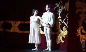 actors performing in the romeo and juliet theater show.