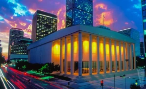 SpiritMountainCasino-HeritageHallStage_GrandRondeOR-Leonardo