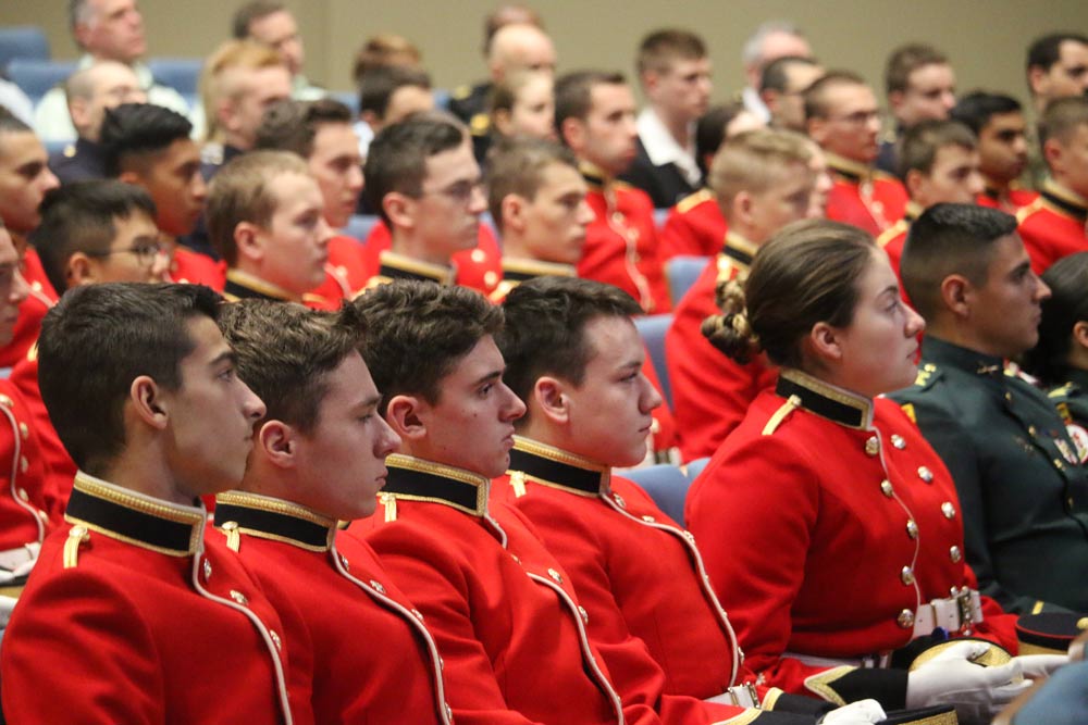 Sajjan à SaintJean pour le retour universitaire au Collège militaire royal de SaintJean / MND