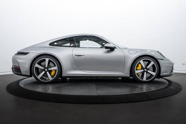 2025 911 Carrera S picture #8