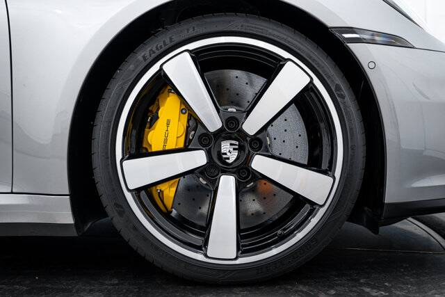 2025 911 Carrera S picture #11