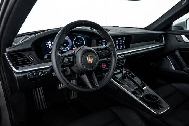 2025 911 Carrera S picture #13