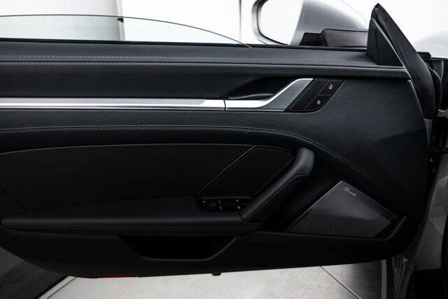 2025 911 Carrera S picture #20