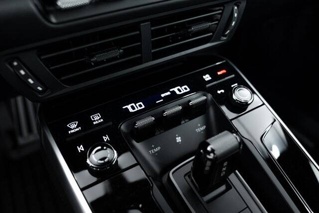 2025 911 Carrera S picture #24