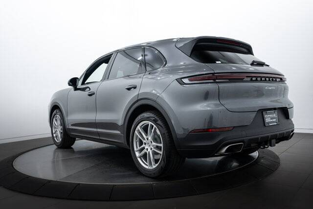 2025 Cayenne picture #3