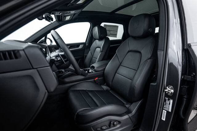 2025 Cayenne picture #5