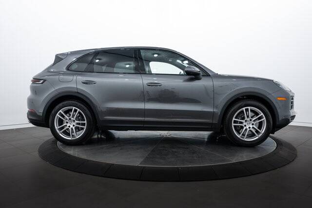 2025 Cayenne picture #8