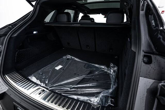 2025 Cayenne picture #15