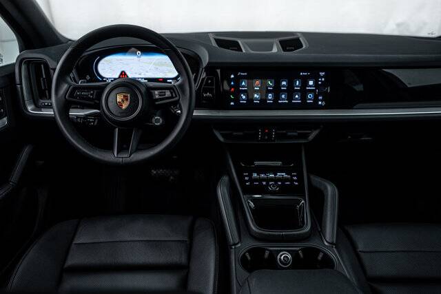 2025 Cayenne picture #17