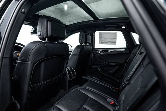 2025 Macan picture #22