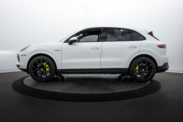 2022 Cayenne Platinum Edition E-Hybrid picture #2