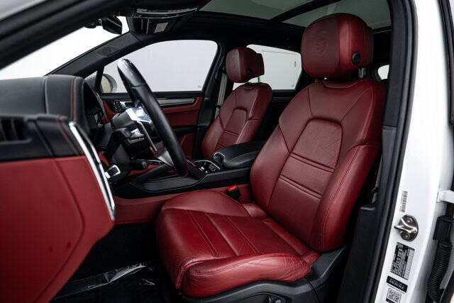 2022 Cayenne Platinum Edition E-Hybrid picture #5