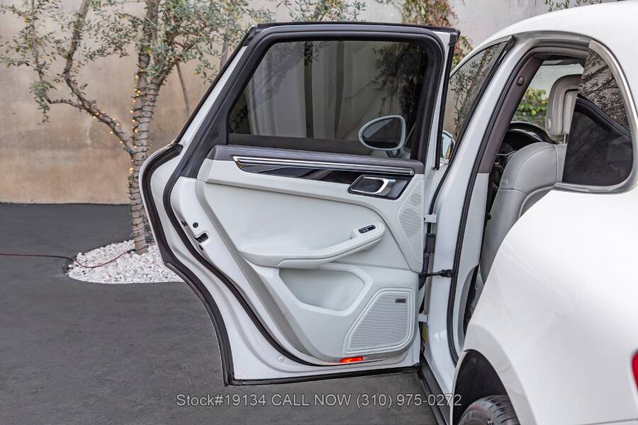 2015 Macan S picture #19