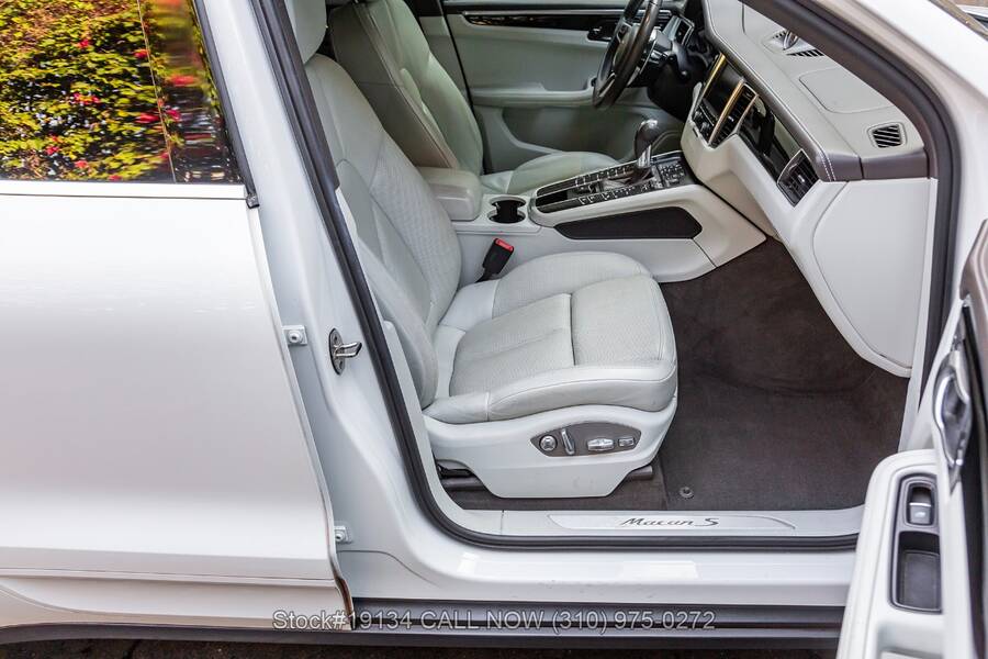 2015 Macan S picture #25