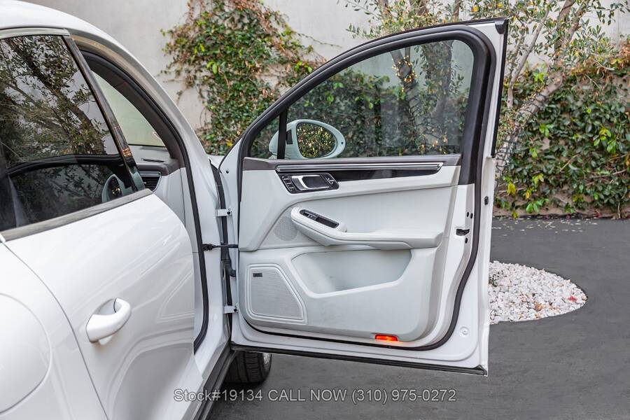 2015 Macan S picture #27