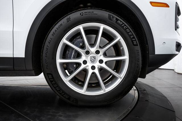 2024 Cayenne picture #11