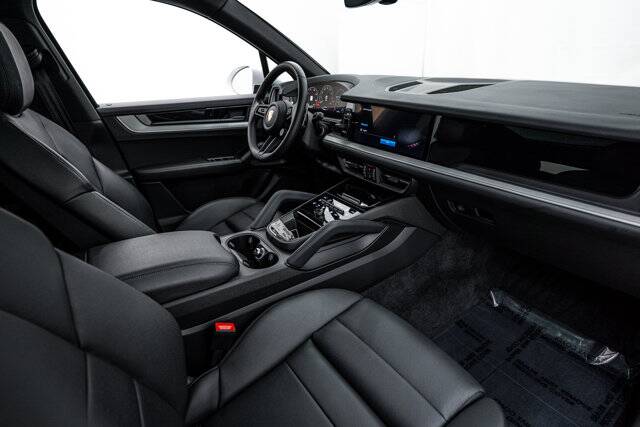 2024 Cayenne picture #12