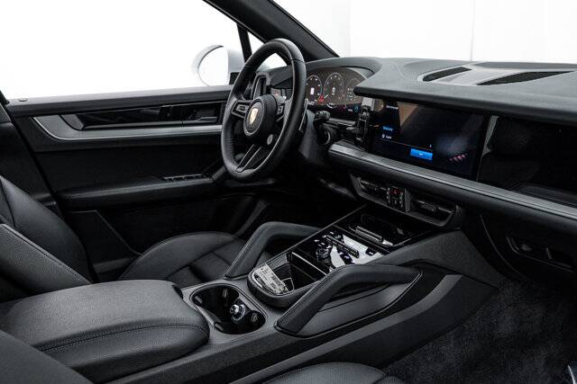 2024 Cayenne picture #13