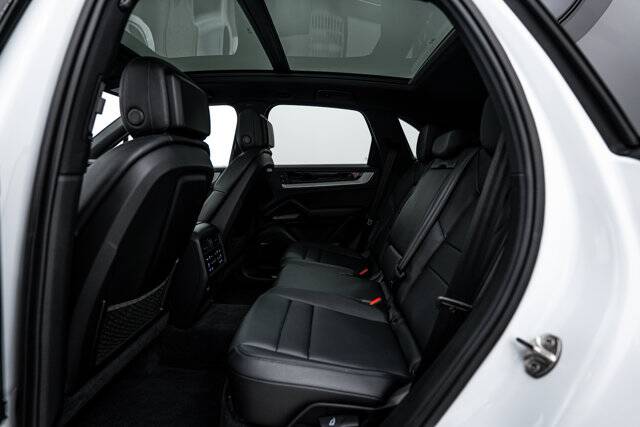 2024 Cayenne picture #22