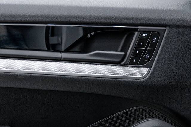 2024 Cayenne picture #24