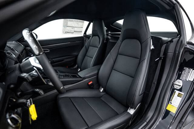 2025 718 Cayman picture #5