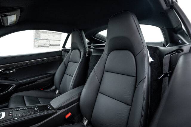 2025 718 Cayman picture #15