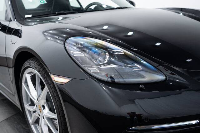 2025 718 Cayman picture #24