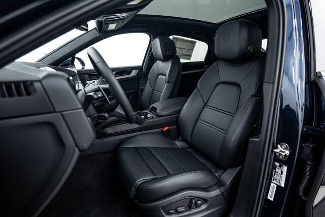 2025 Cayenne picture #5