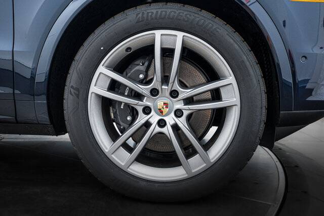 2025 Cayenne picture #11