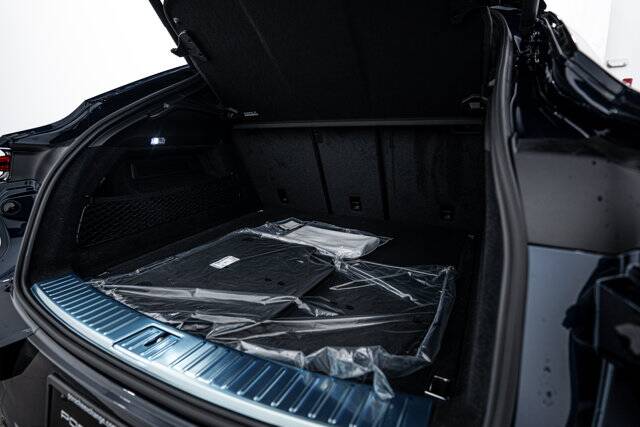 2025 Cayenne picture #26