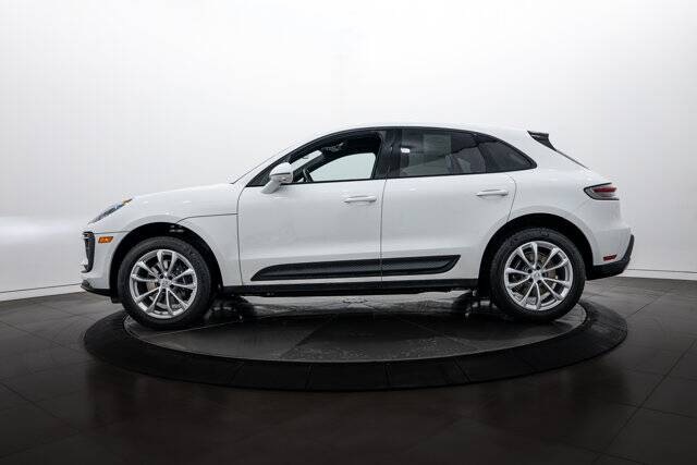 2025 Macan picture #2