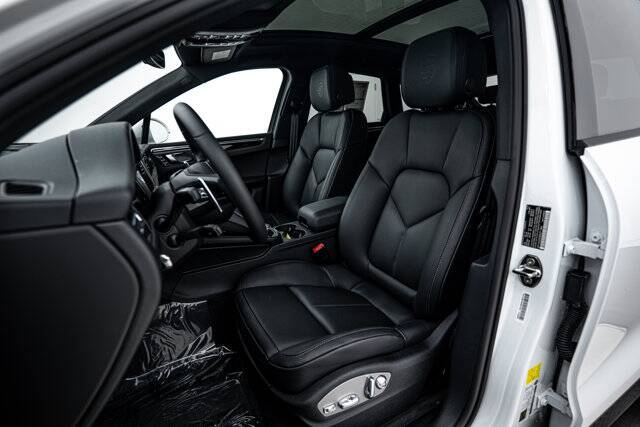 2025 Macan picture #5