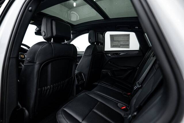 2025 Macan picture #22