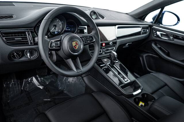 2025 Macan picture #4