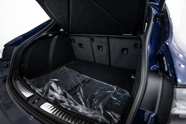 2025 Macan picture #24