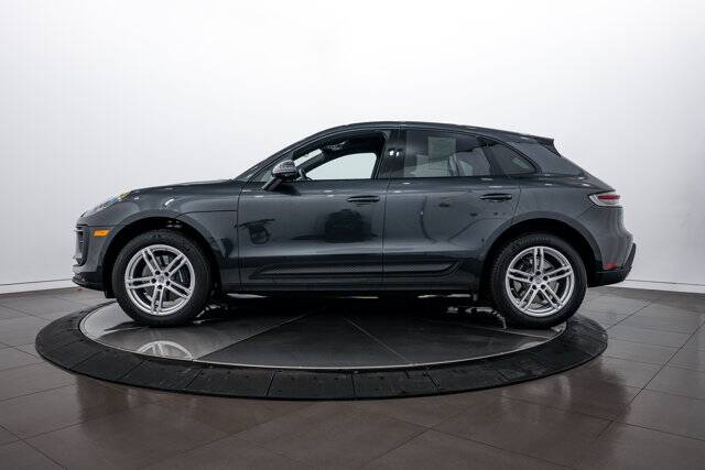 2025 Macan picture #2
