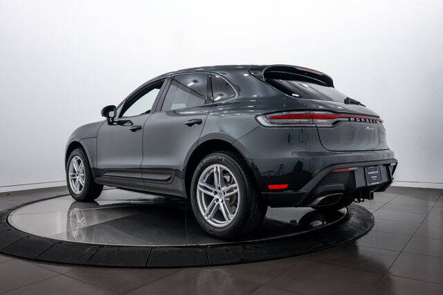 2025 Macan picture #3