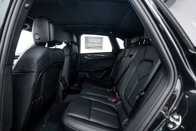 2025 Macan picture #22