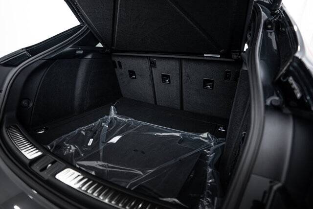 2025 Macan picture #24