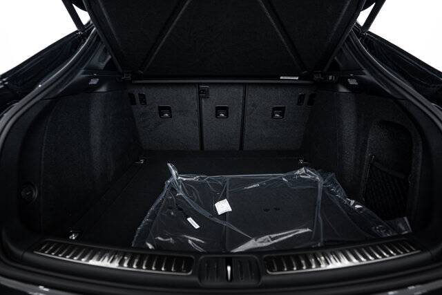 2025 Macan picture #25