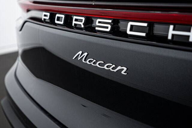 2025 Macan picture #26