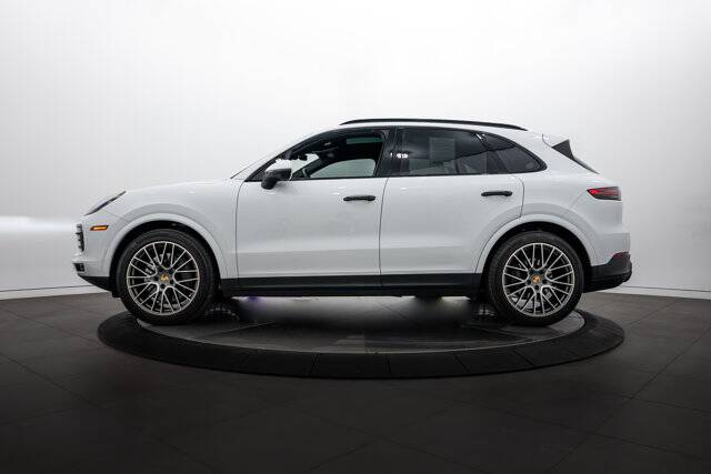 2023 Cayenne S Platinum Edition picture #2