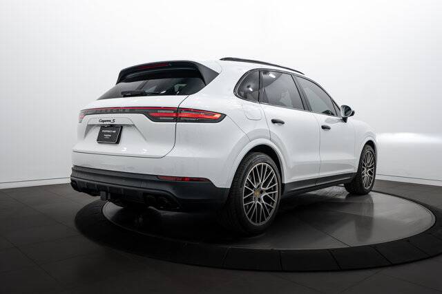 2023 Cayenne S Platinum Edition picture #7