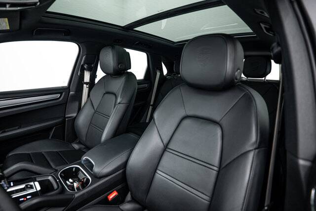 2023 Cayenne S Platinum Edition picture #14