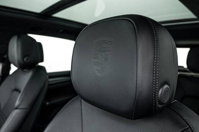 2023 Cayenne S Platinum Edition picture #15