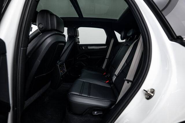 2023 Cayenne S Platinum Edition picture #23