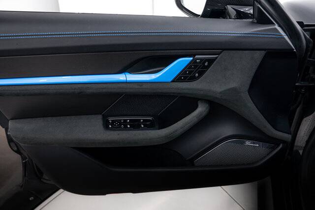 2025 Taycan Turbo GT picture #14