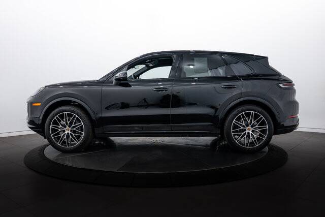 2025 Cayenne picture #2